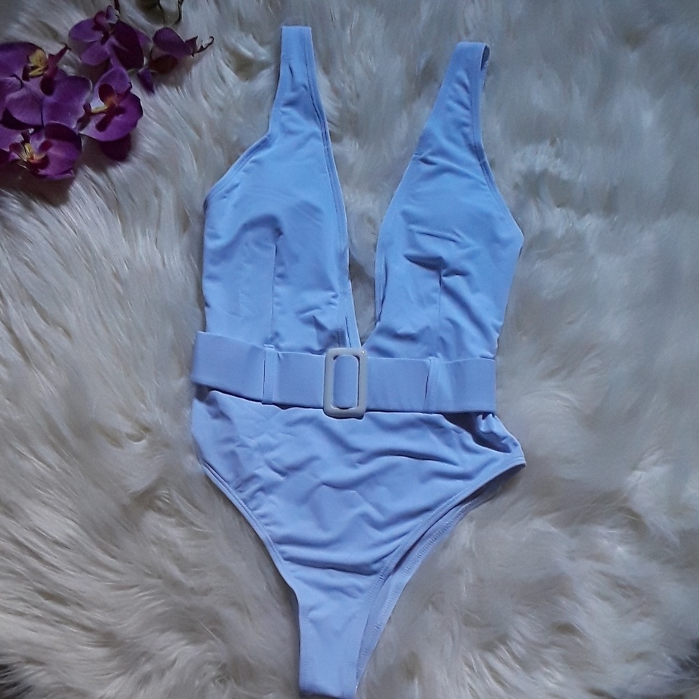 Sexy White Belted 👙 Monokini Swimsuit Small - Picture 7 of 8